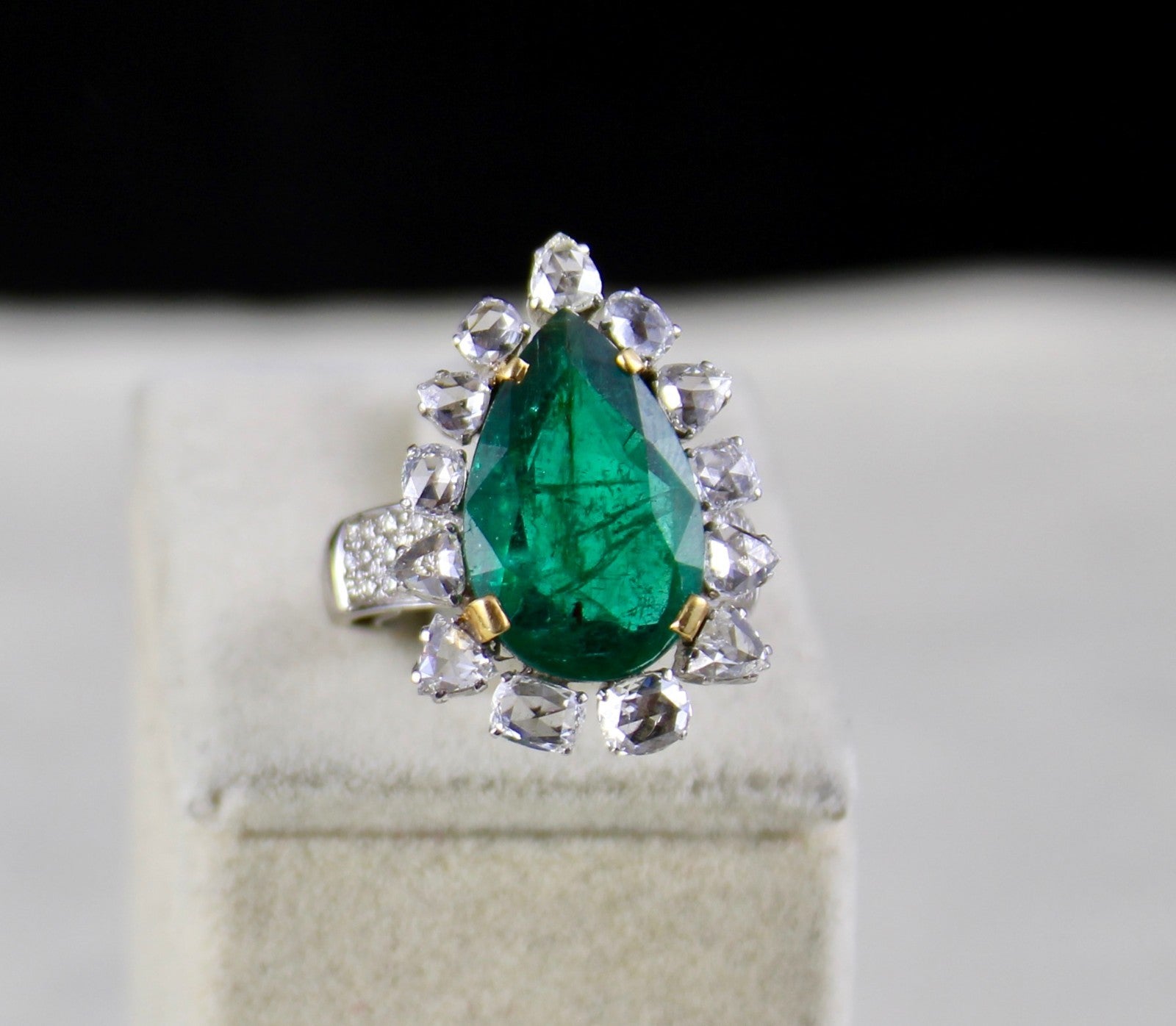 Certified Natural Emerald 57ct Pear Natural Diamond 18k Gold Cocktail Ring