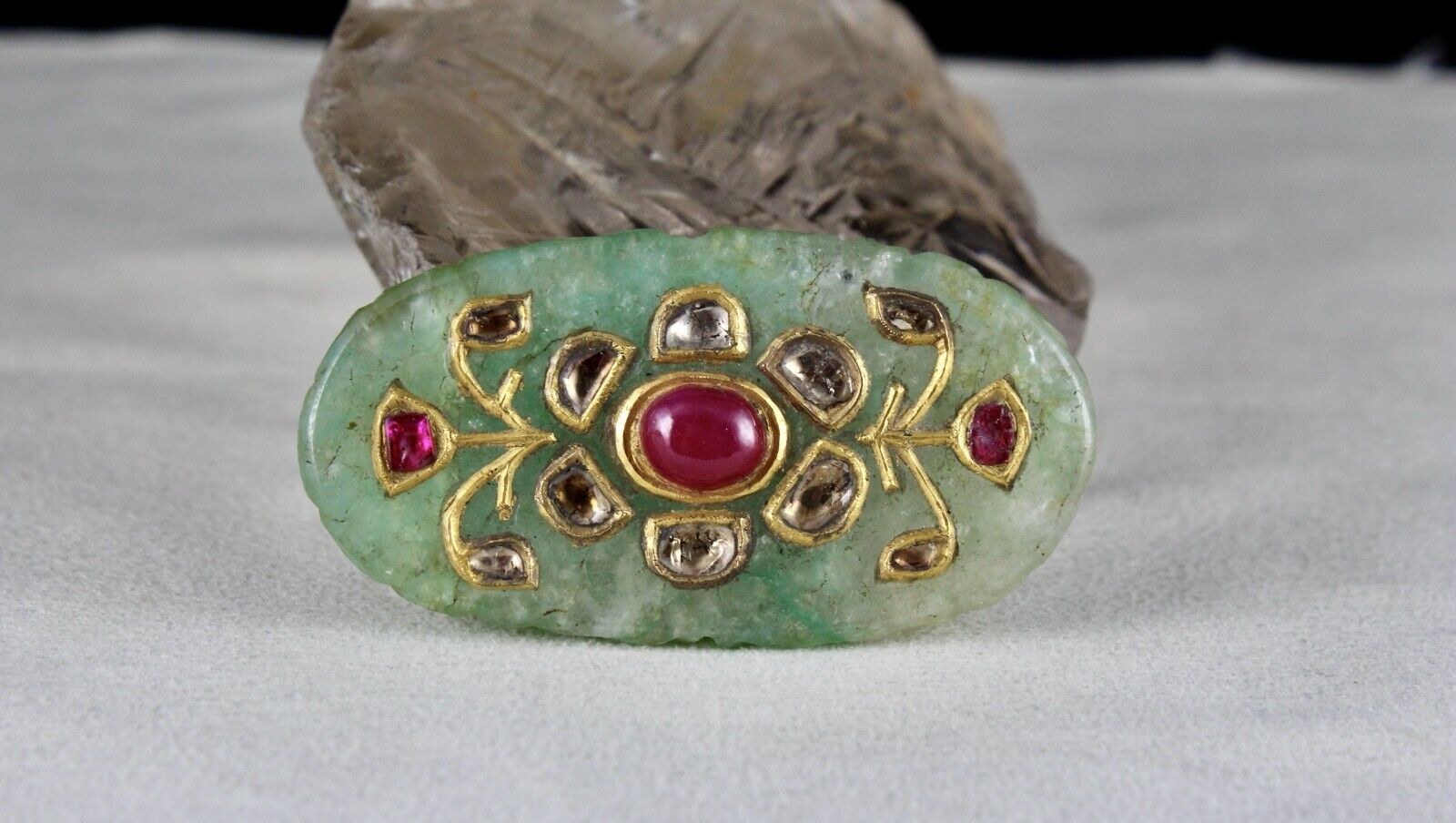 MUGHAL BEST EMERALD QUARTZ CARVED GEMSTONE STUDDED WITH RUBY DIAMOND 22K GOLD