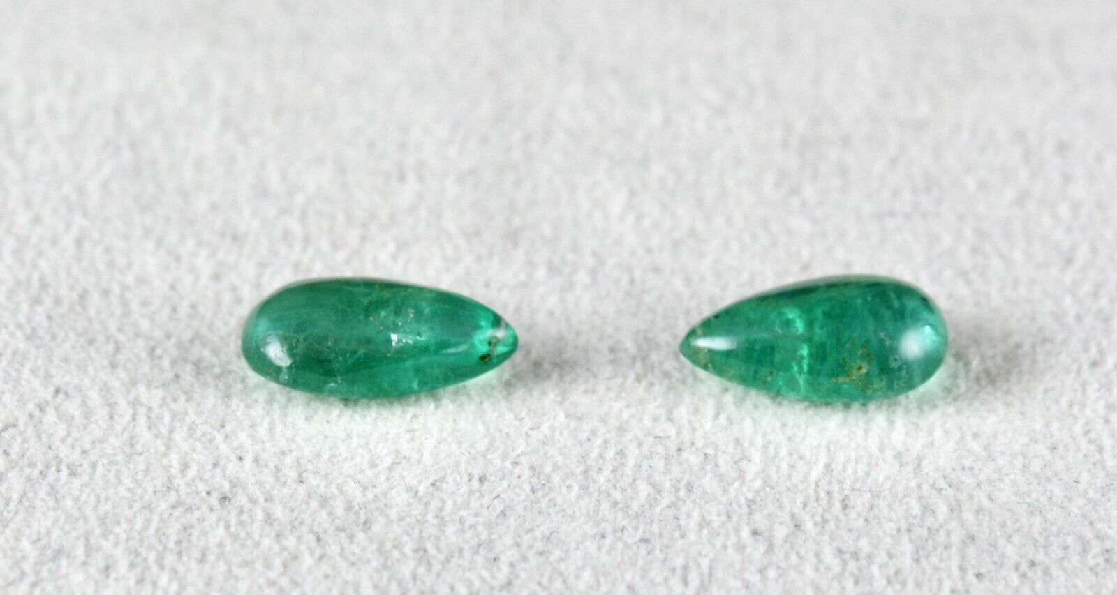 Natural Emerald Pair Teardrop 6.37 Ct Hanging Drilled Gemstone Earring Designing