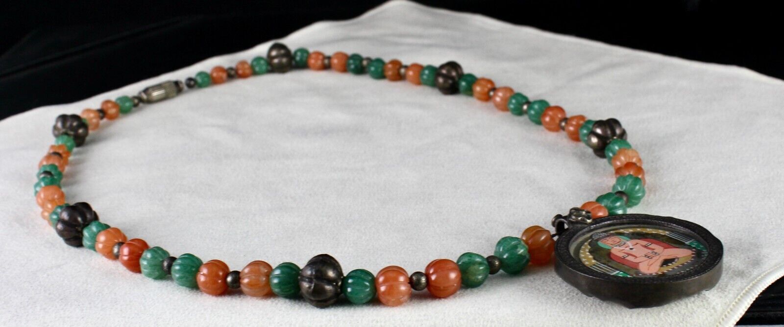 OLD BUDHA PAINTING SILVER PENDANT GREEN ORANGE QUARTZ CARVED STONE BEAD NECKLACE