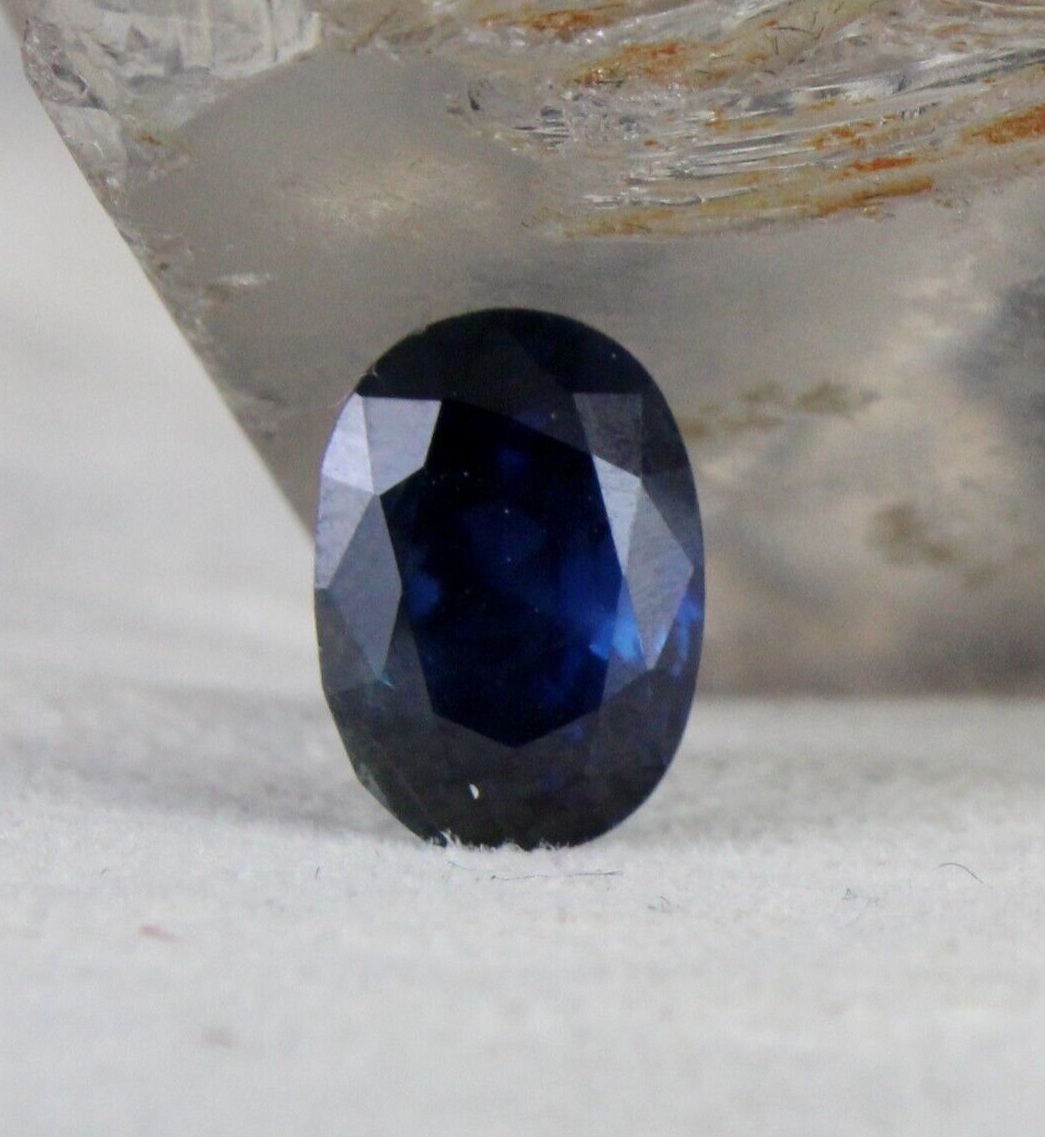 Natural Blue Sapphire 6.90 Ct Oval Cut Gemstone For Jewelry