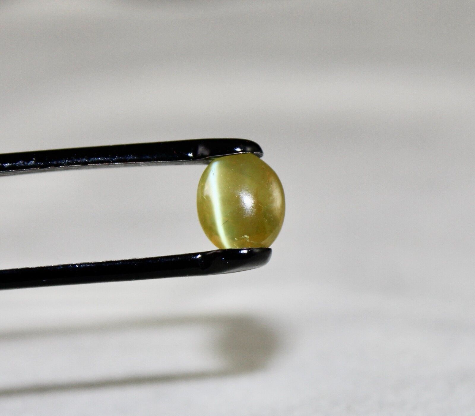 Natural Chrysoberyl Cat's Eye Cabochon 2.51 Cts loose Gemstone For Ring Pendant