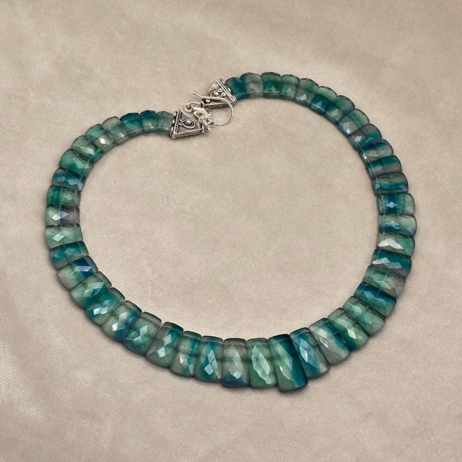 Certified Natural Fluorite 565 Ct Flat Cut Gemstone Necklace For Women