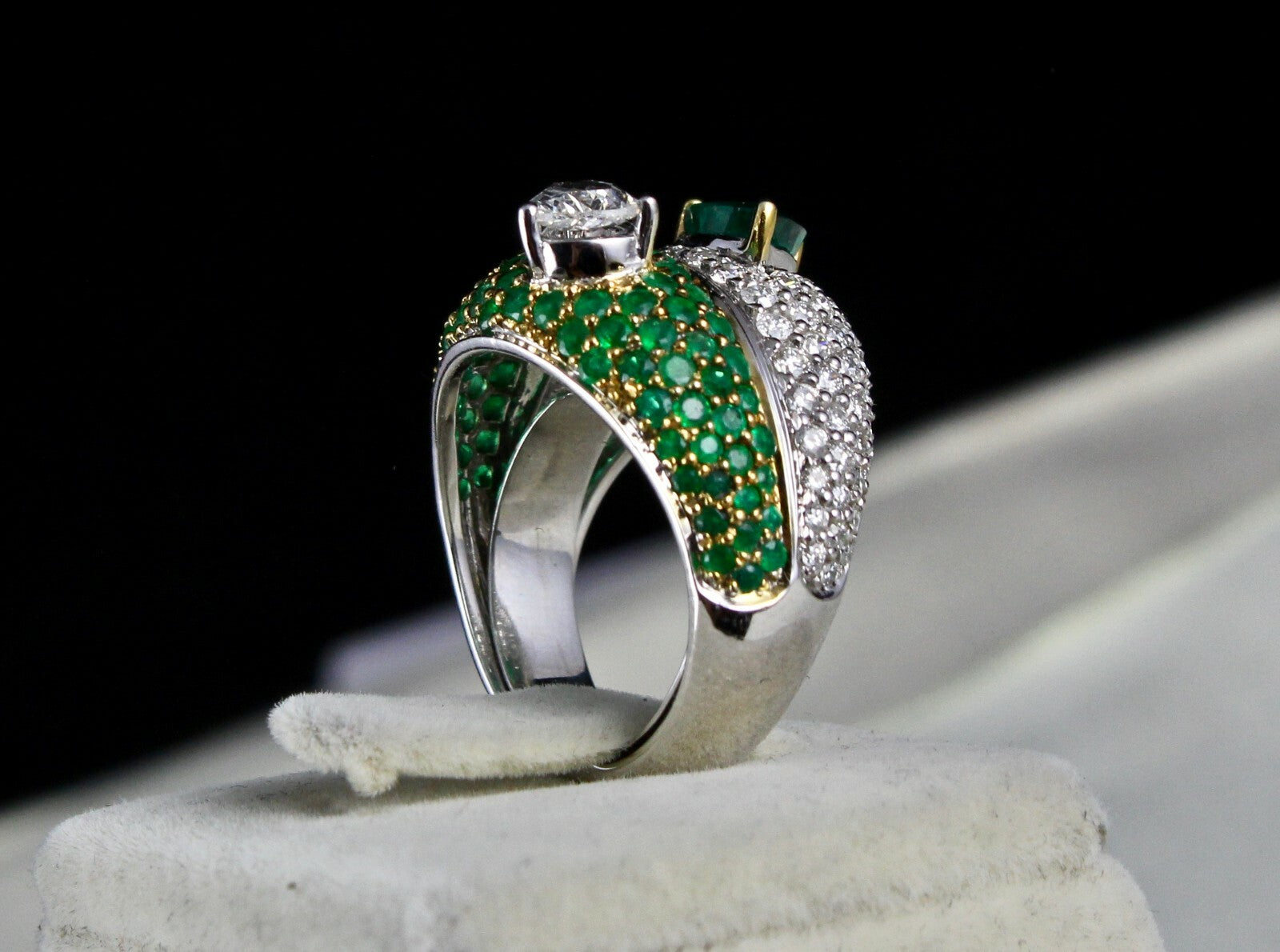 Certified Natural Emerald 10ct Rose Cut Natural Diamond 18k Gold Cocktail Ring