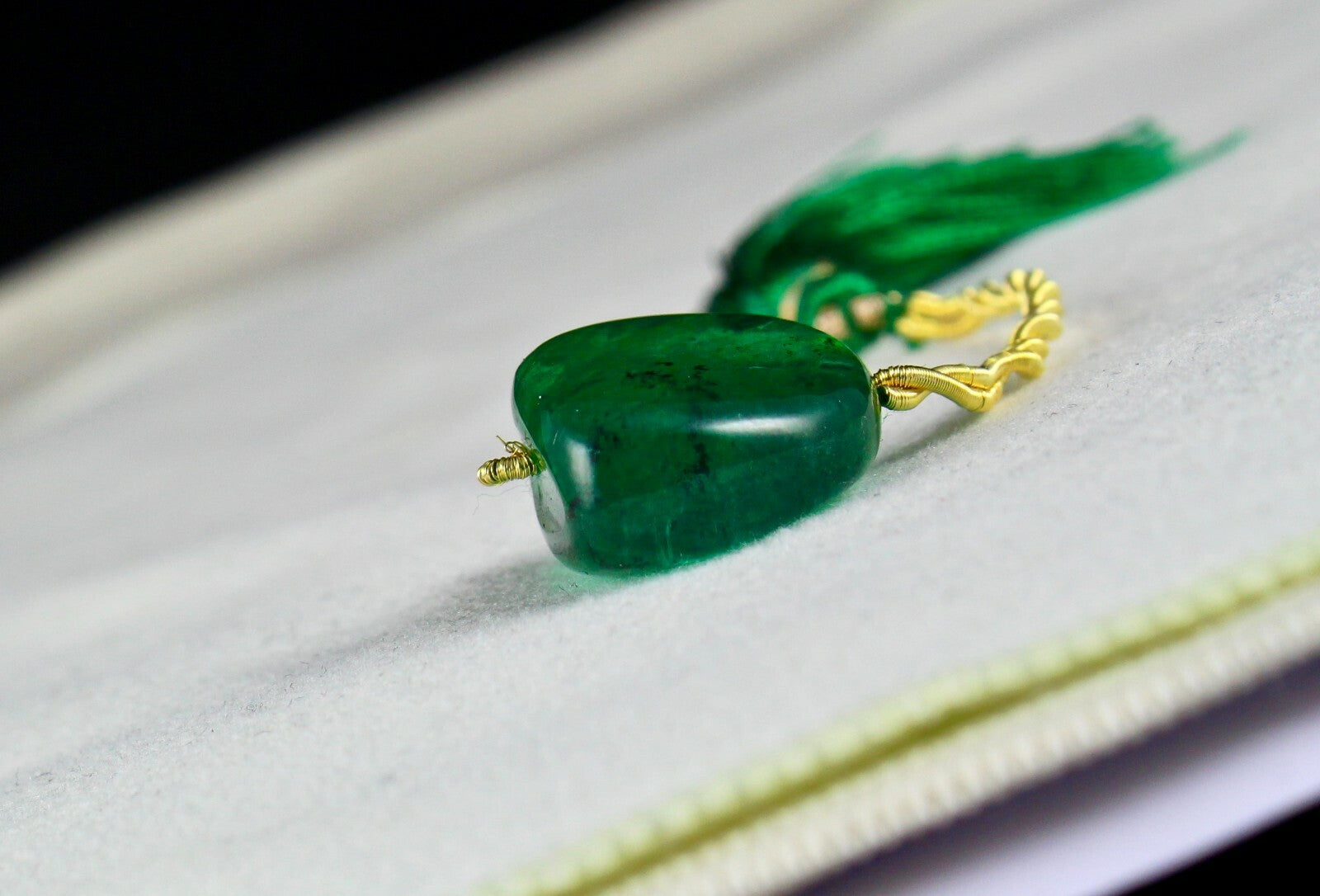 Certified Natural Zambia Emerald Bead 28.70ct Cabochon Gemstone Pendant