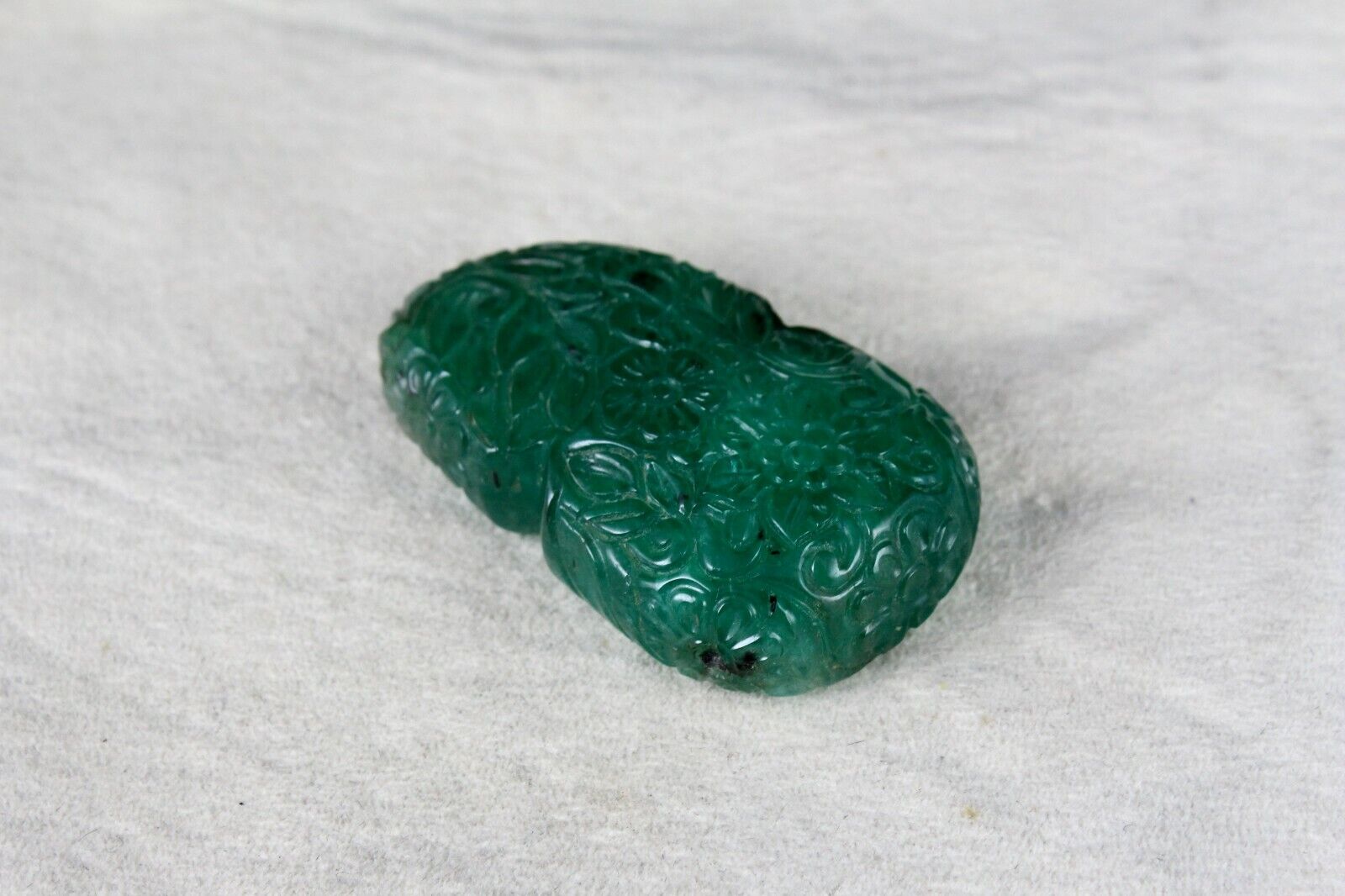 NATURAL ZAMBIAN EMERALD CARVED FANCY 196 CARATS 51x31 MM GEMSTONE PENDANT