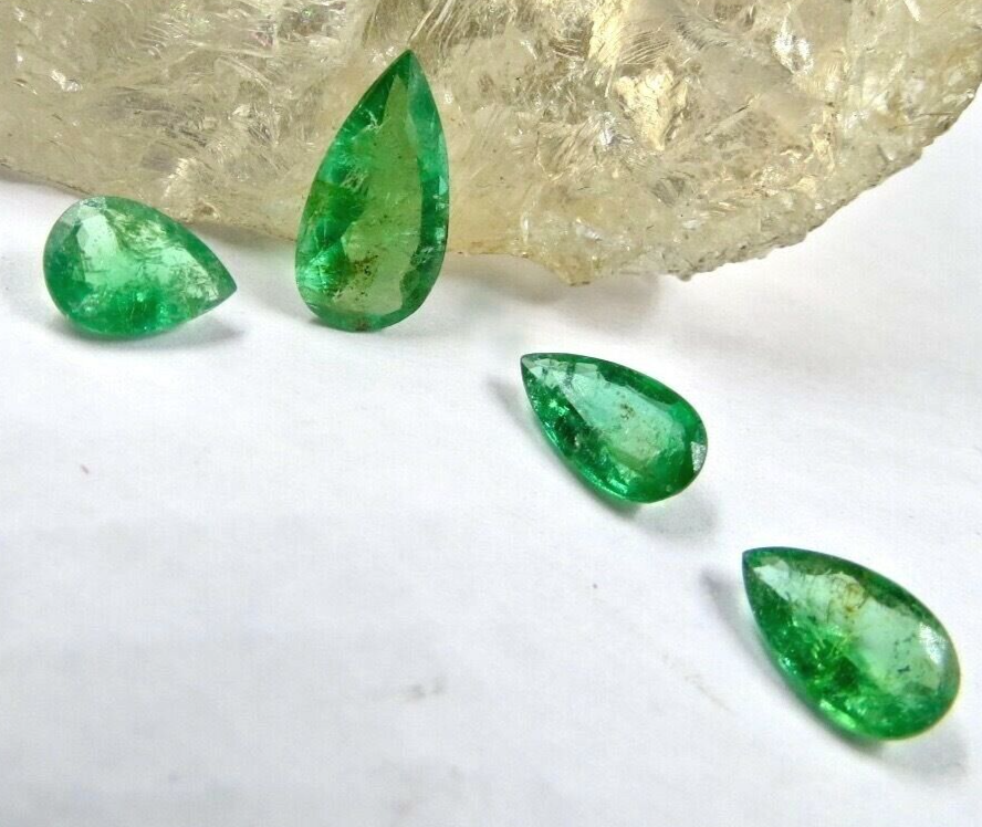 Natural Emerald Pear Cut 4 Pcs 4.37 Ct Top Gemstone For Ring Pendant Earring Set