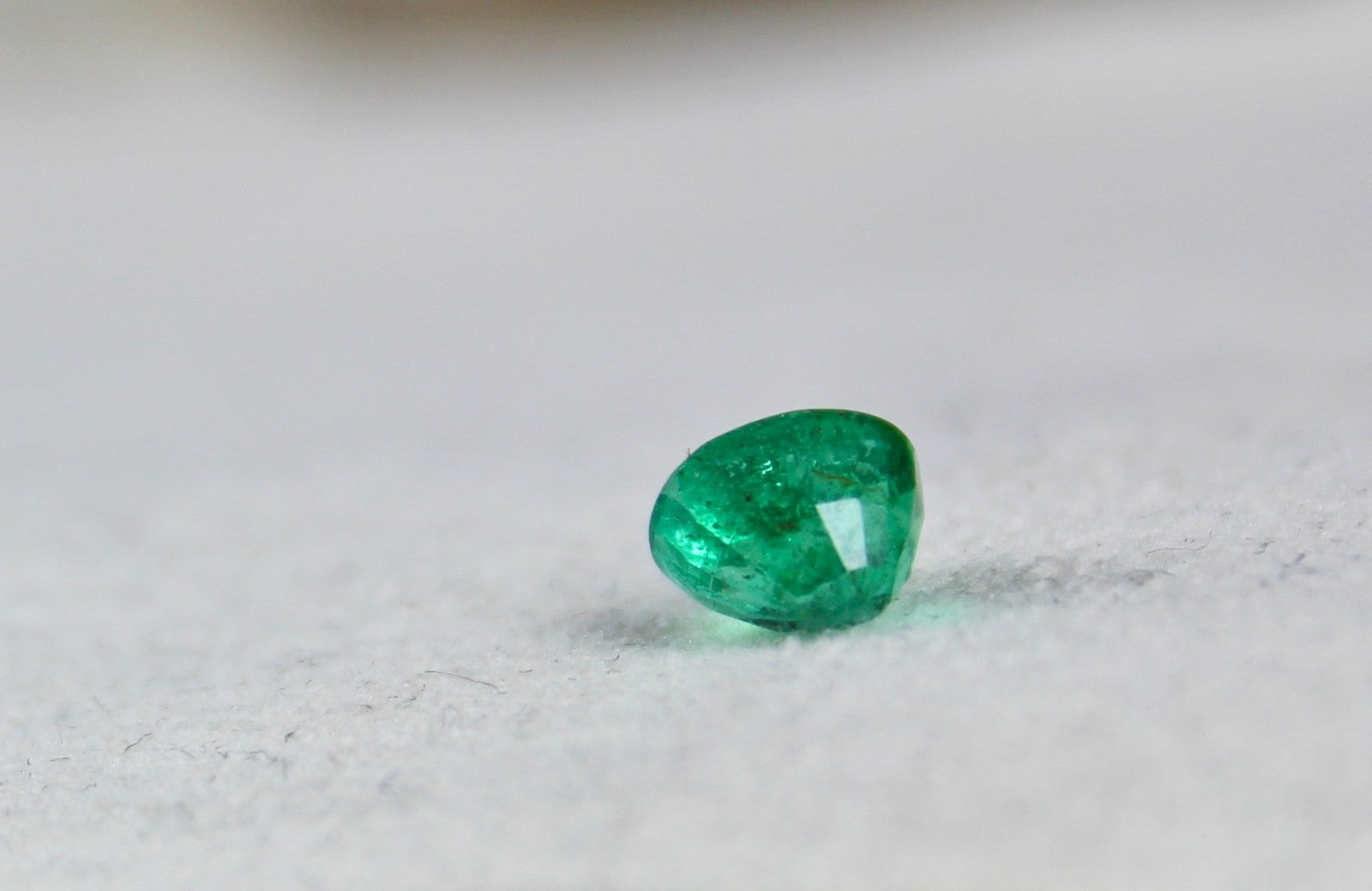 Certified Natural Emerald Oval 1.37 Ct Green Loose Gemstone For Ring Pendant