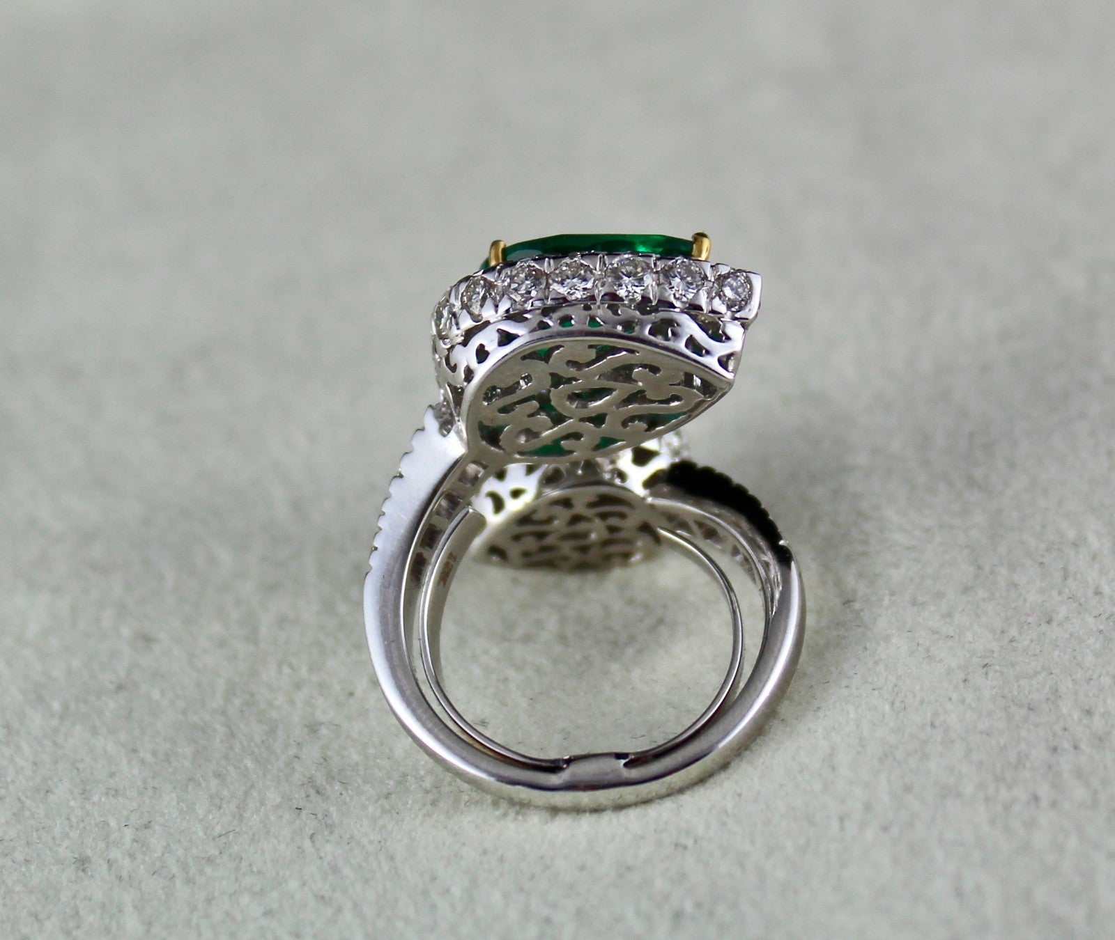 Certified 2.80 Ct Natural Emerald Pear 1.04 Ct Diamond 18k Gold Ring