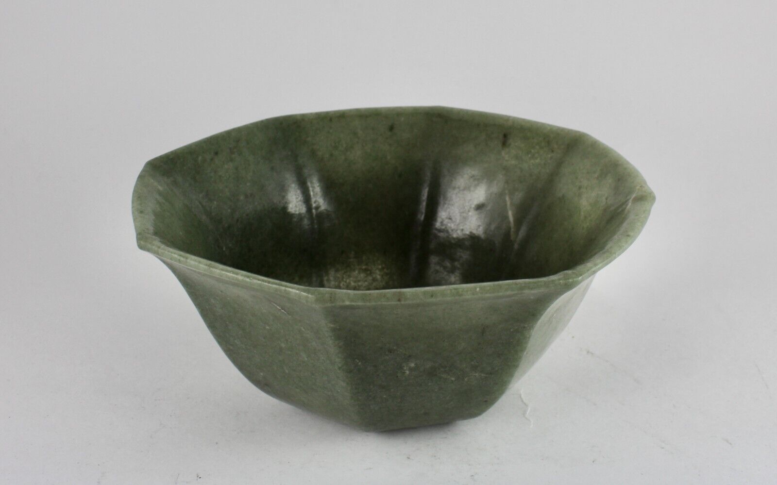 UNIQUE NATURAL GREEN AVENTURINE CARVED BOWL 3200 CT RARE GEMSTONE FOR HOME DECOR