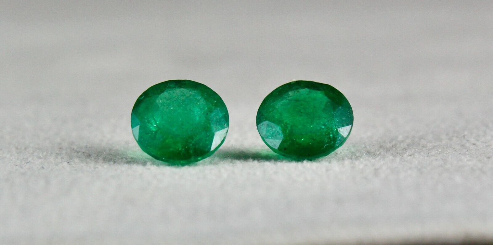 NATURAL ZAMBIAN EMERALD ROUND PAIR 2 PCS 4.41 CARATS LOOSE GEMSTONE FOR EARRING