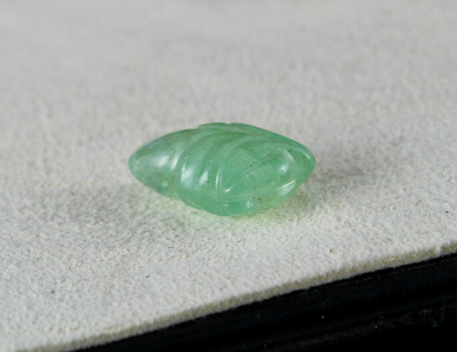 NATURAL COLOMBIAN EMERALD CARVED LEAF 12.07 CARATS GEMSTONE FOR PENDANT RING