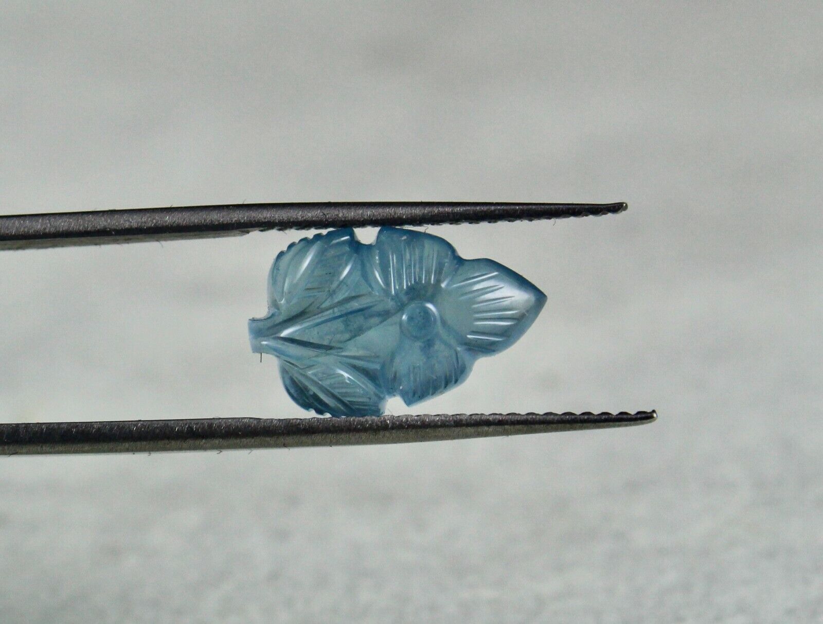 CLASSIC NATURAL BLUE AQUAMARINE CARVED LEAF 3.84 CARATS GEMSTONE PENDANT RING