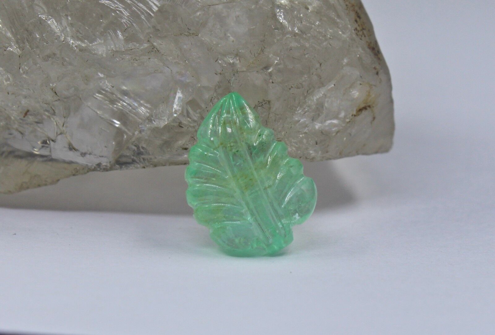 NATURAL COLOMBIAN EMERALD CARVED LEAF 5.37 CARATS GEMSTONE FOR RING PENDANT