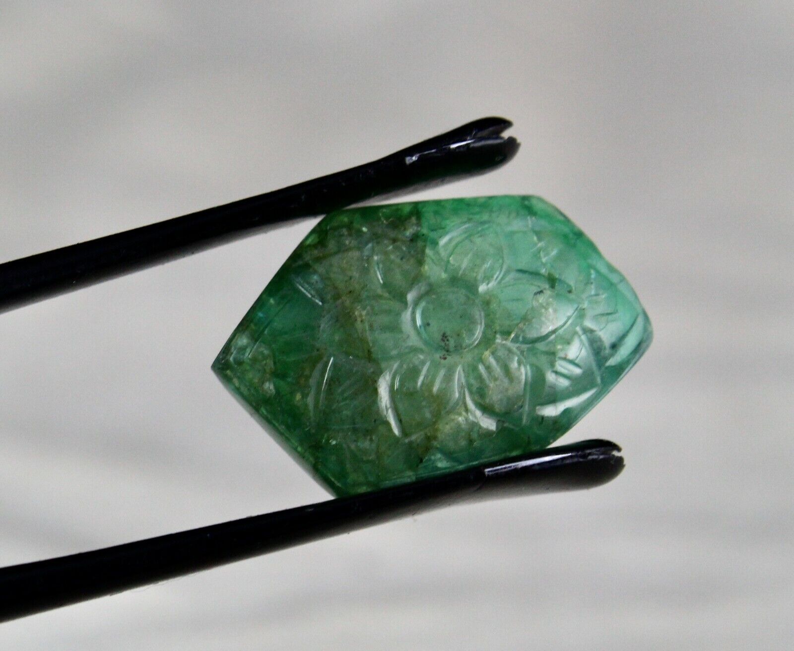 Natural Zambian EMERALD Fancy Carved 9.99 Carats Gemstone Ring Pendant Designing