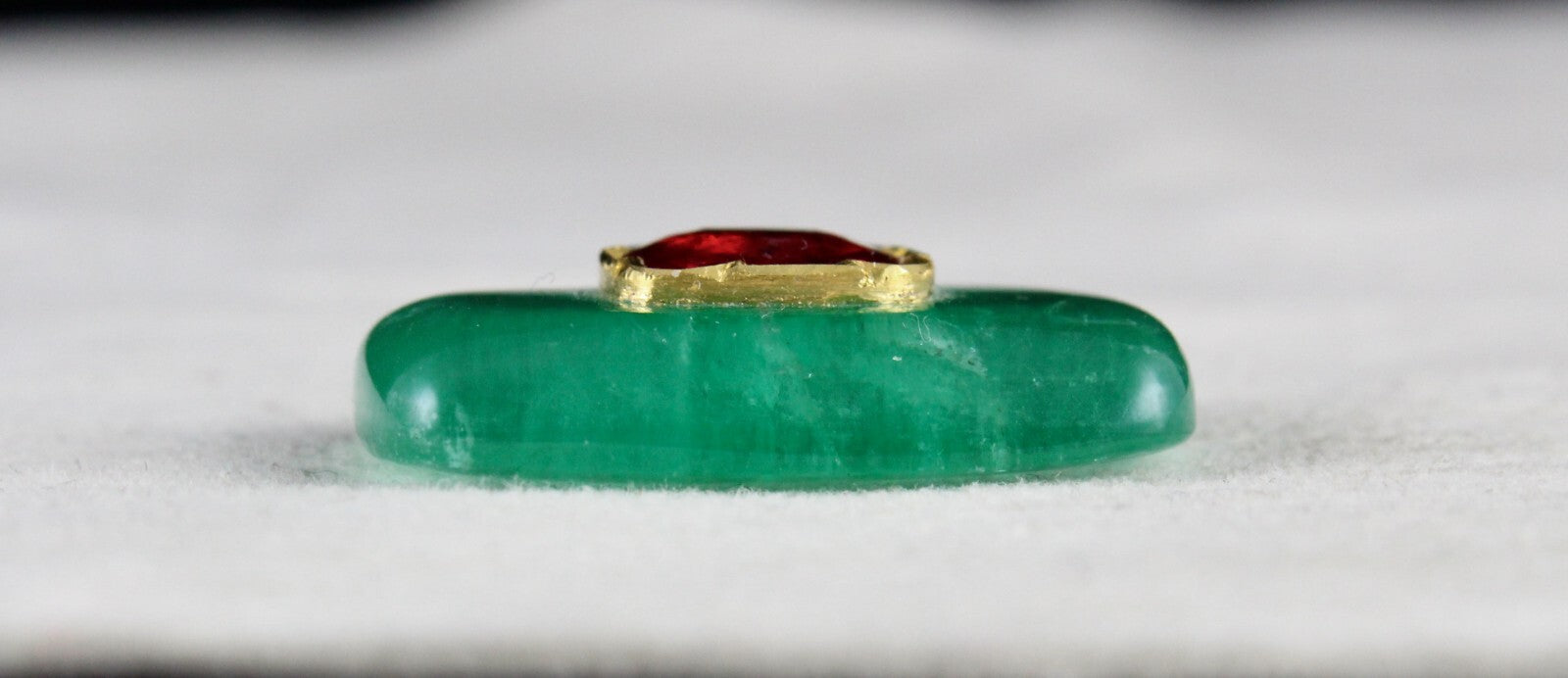 Certified Emerald 47.61 Ct Cabochon Red Spinel 18k Gold Gemstone Ring