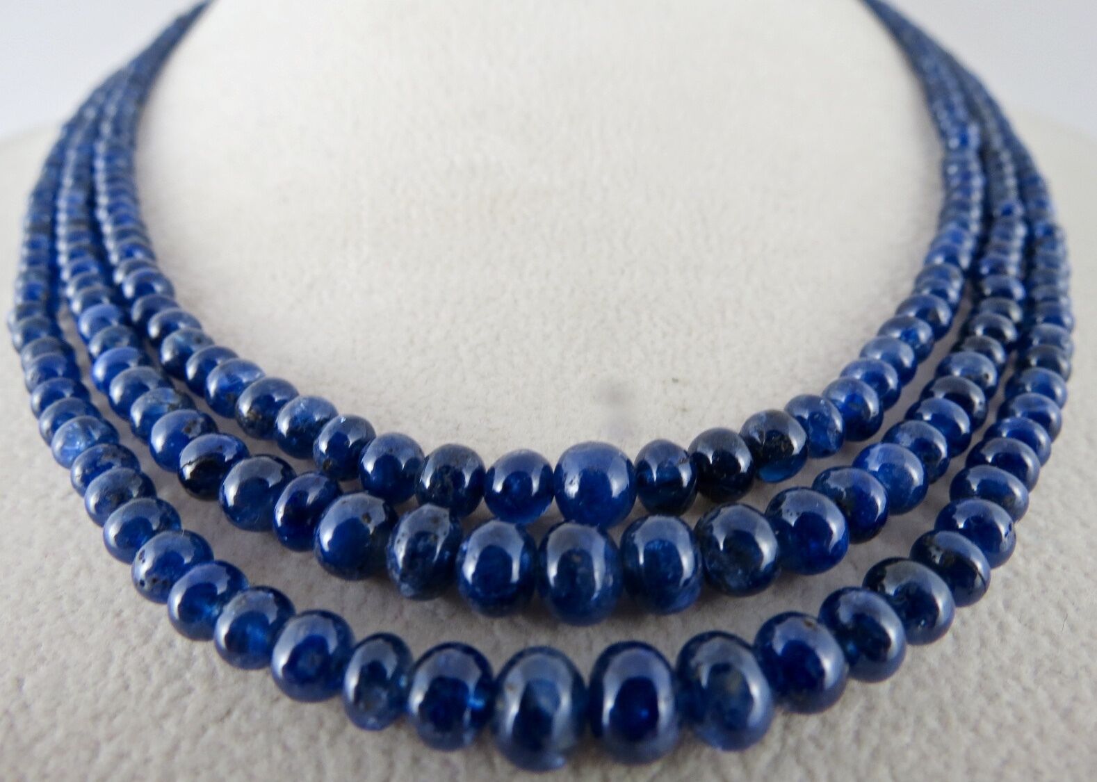 NATURAL BLUE SAPPHIRE BEADS ROUND 3 LINE 226 CARATS GEMSTONE PRECIOUS NECKLACE