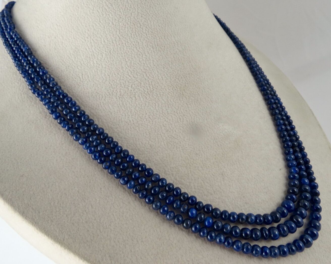 NATURAL BLUE SAPPHIRE BEADS ROUND 3 LINE 226 CARATS GEMSTONE PRECIOUS NECKLACE