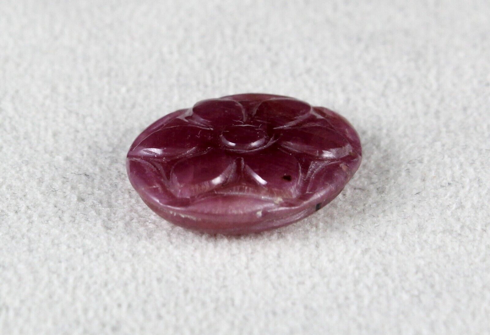 Natural Ruby Carved Oval 20 mm 17.60 Carats Loose Gemstone For Pendant RIng