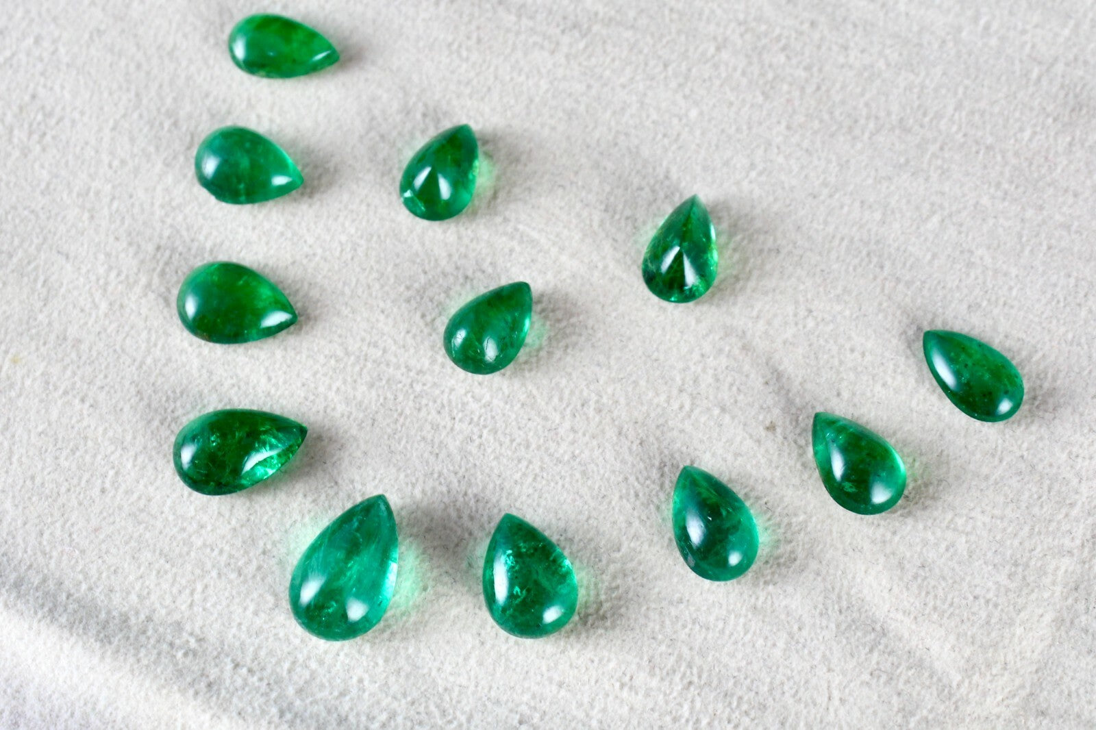 Certified Natural Emerald Pear Cabochon 31.36 Ct Loose Gemstone Jewelry Set