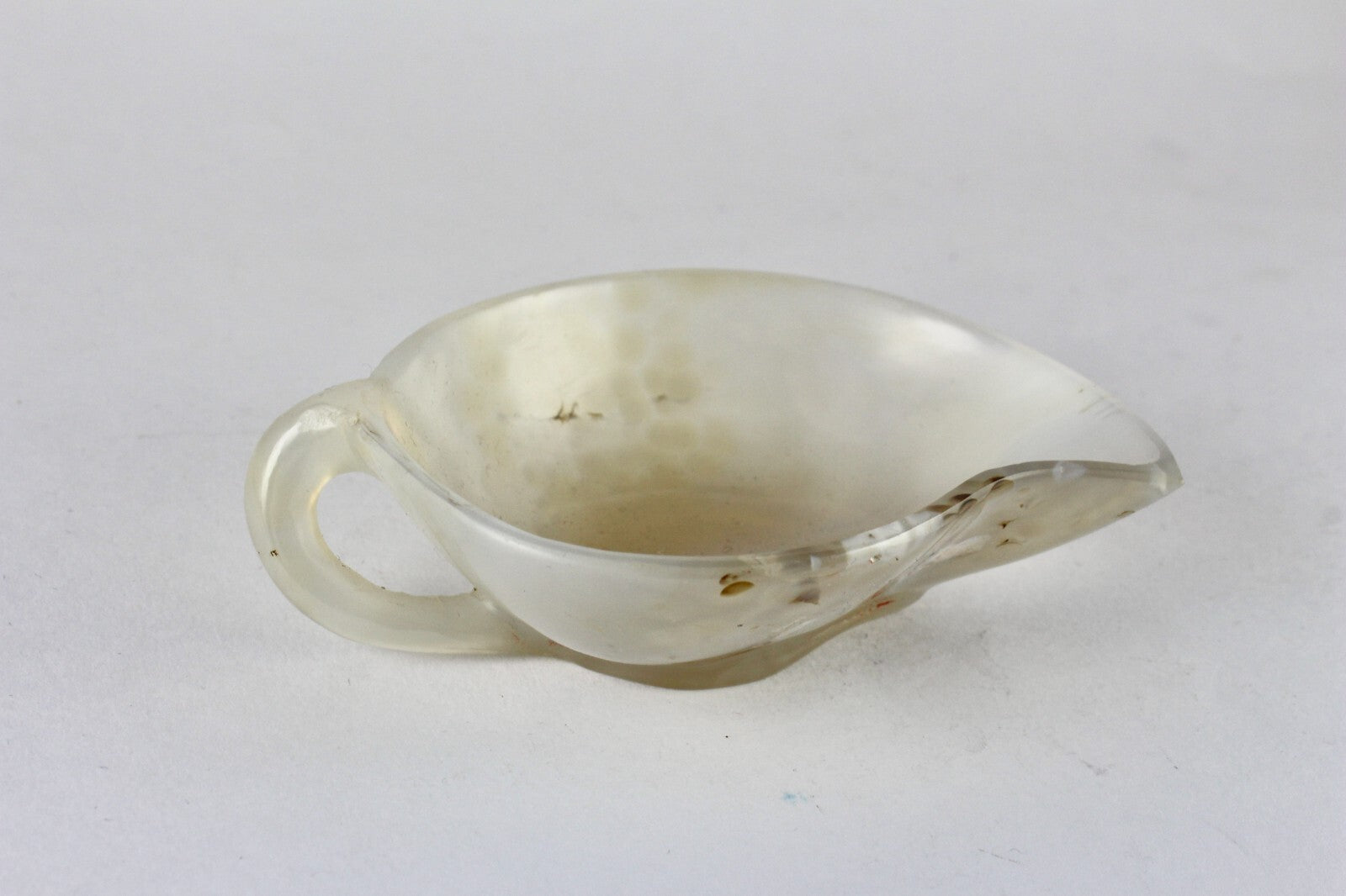 Hand Crafted Natural Chalcedony 510 Ct Carved Leaf Gemstone Bowl Home Decor Art