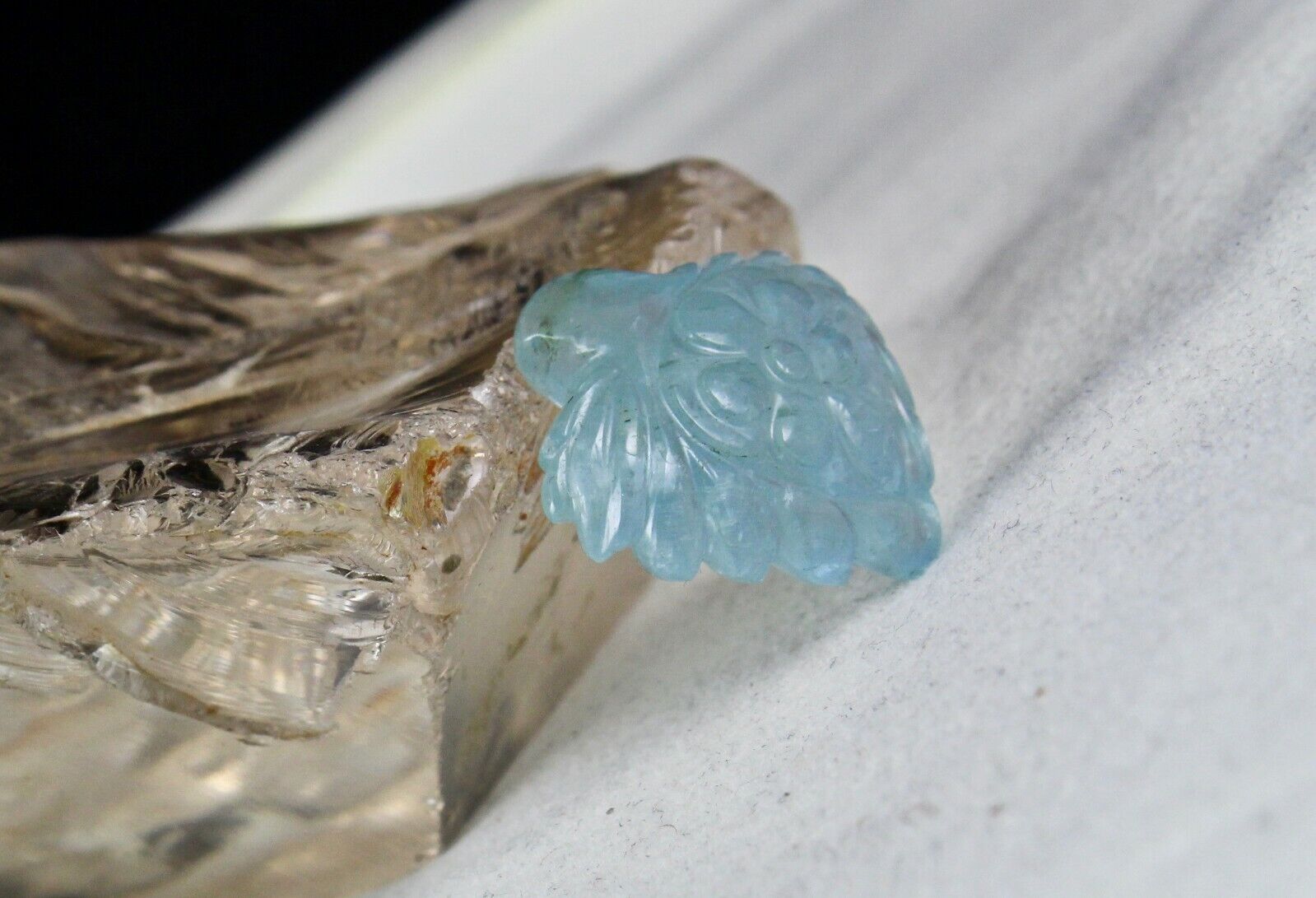 Classic Natural Blue Aquamarine Carved 31.92 Ct Drill Gemstone Pendant Designing