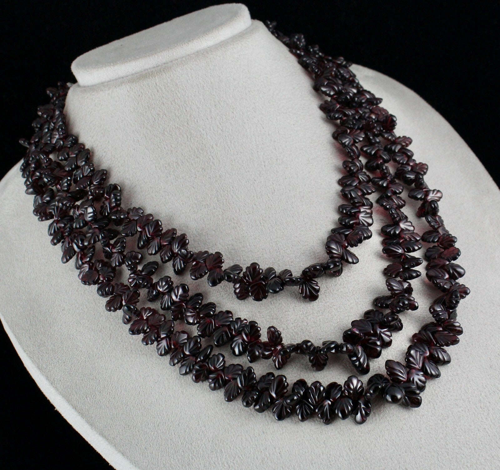 Certified Natural Red Garnet 1000 Carats Carved Leaves Gemstone Necklace