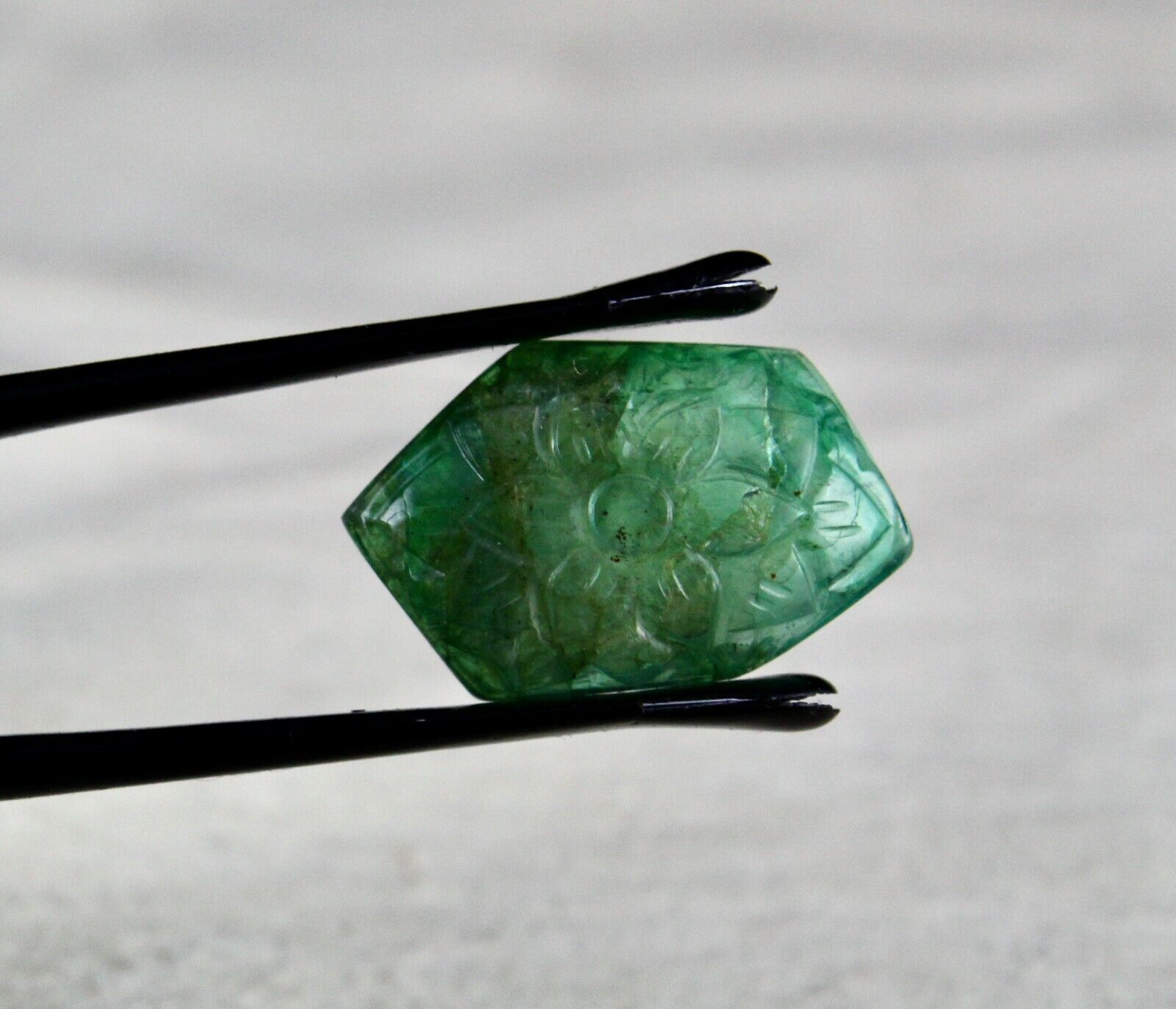 Natural Zambian EMERALD Fancy Carved 9.99 Carats Gemstone Ring Pendant Designing