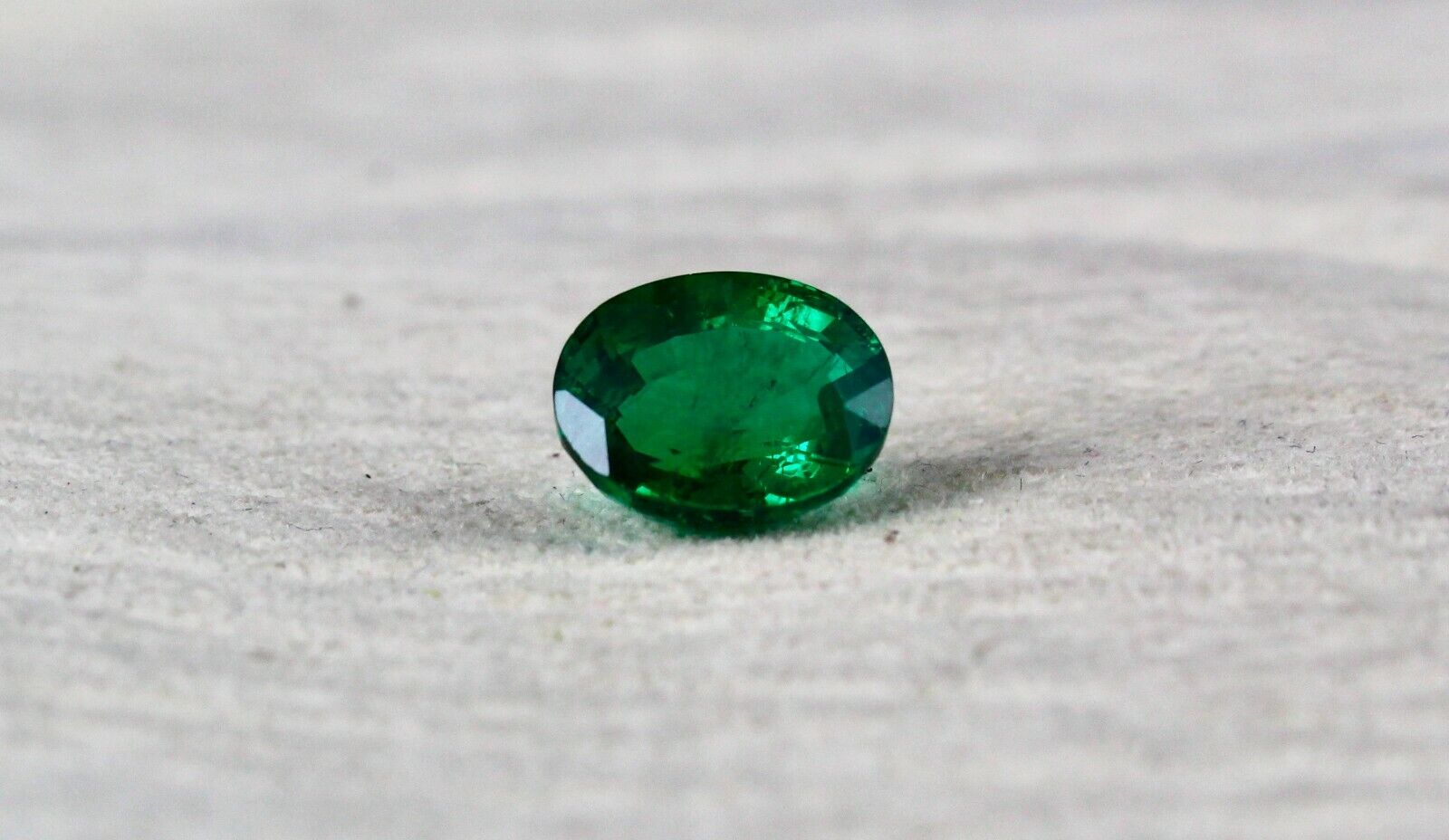 Top Natural Emerald Oval Cut 3.86 Carats 11X8mm Precious Gemstone Ring Pendant