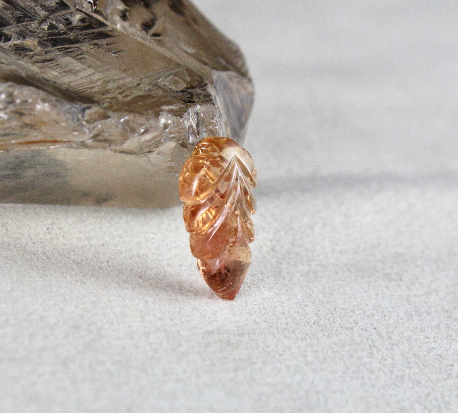 Natural Tourmaline 9.77ct Carved Leaf Gemstone For Ring Pendant Design