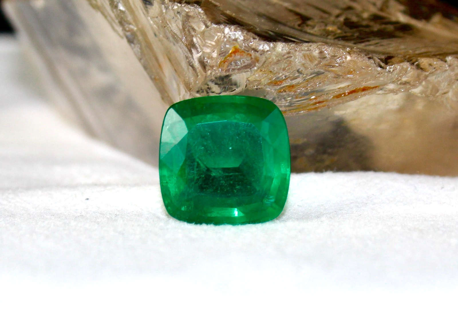 Certified Natural Emerald 16.69 Ct Cushion Cut Loose Gemstone for Ring Pendant