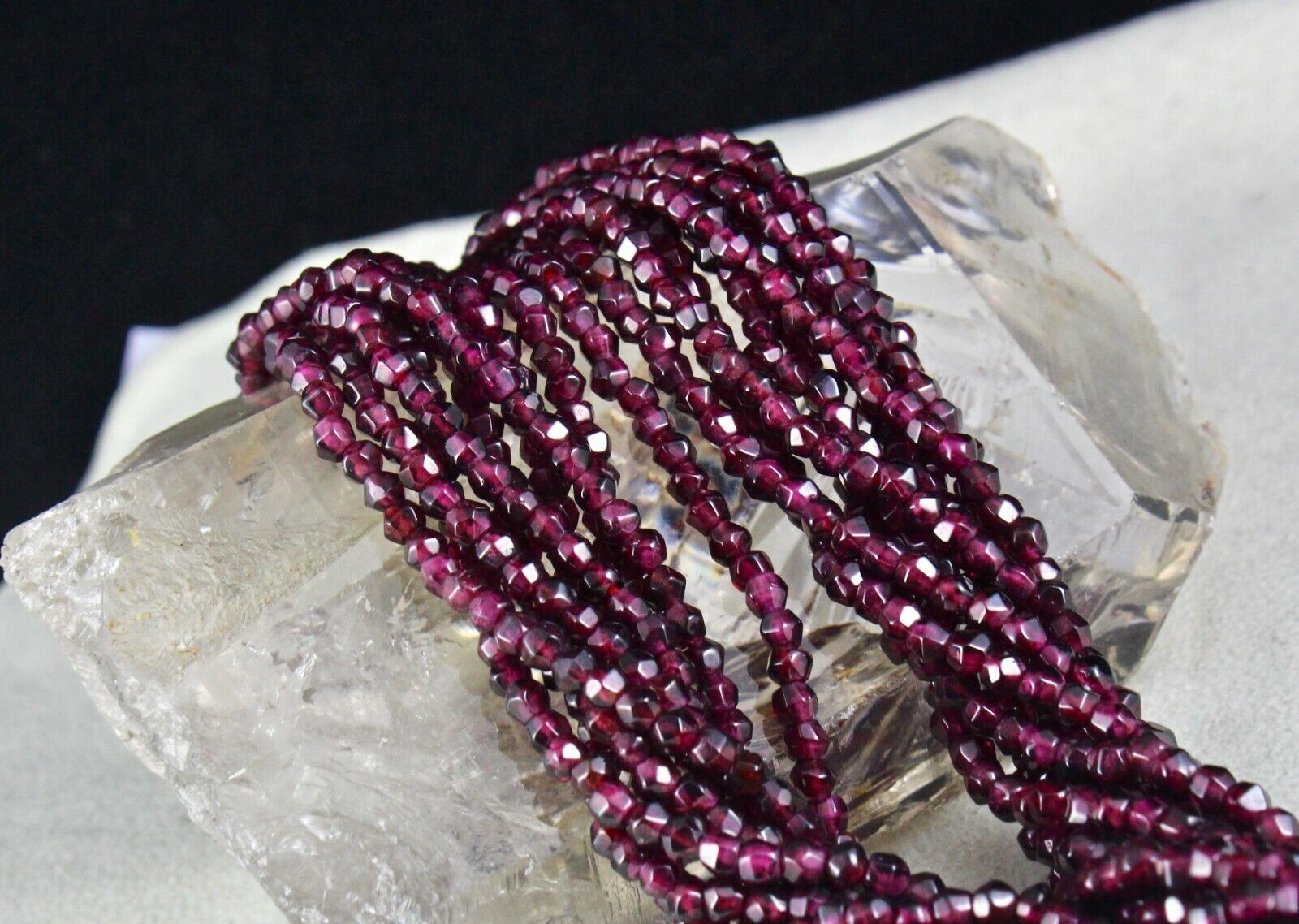 Natural Garnet Faceted Round 4mm 9 L 659 Ct Red Gemstone Beaded Fashion Necklace