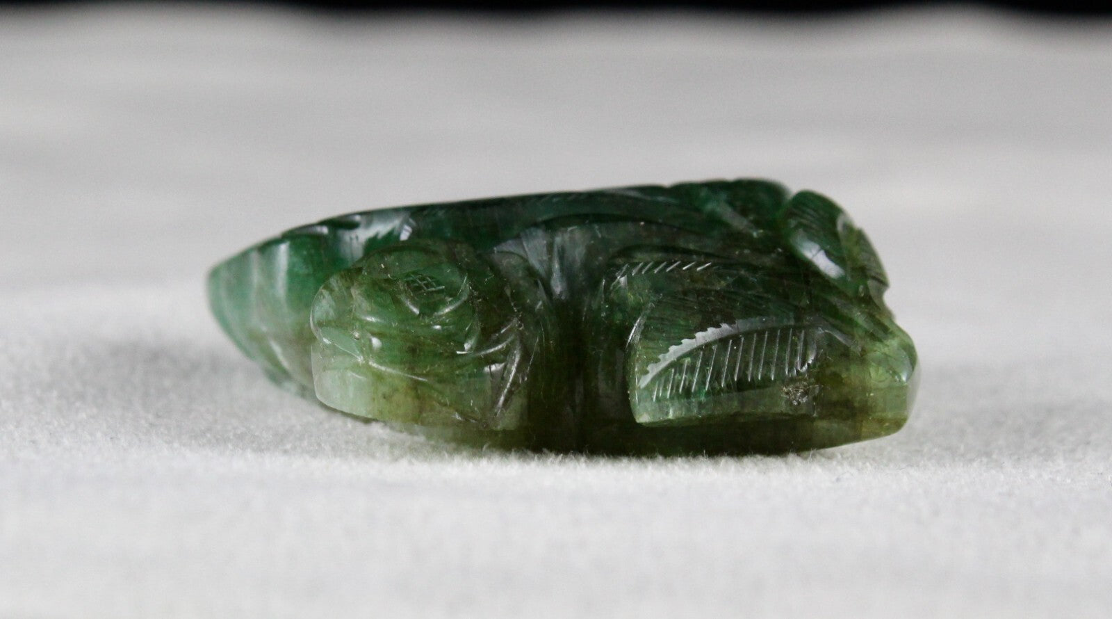 Certified Natural 103.40 Ct Zambia Emerald Carved Leaf Big Gemstone For Pendant