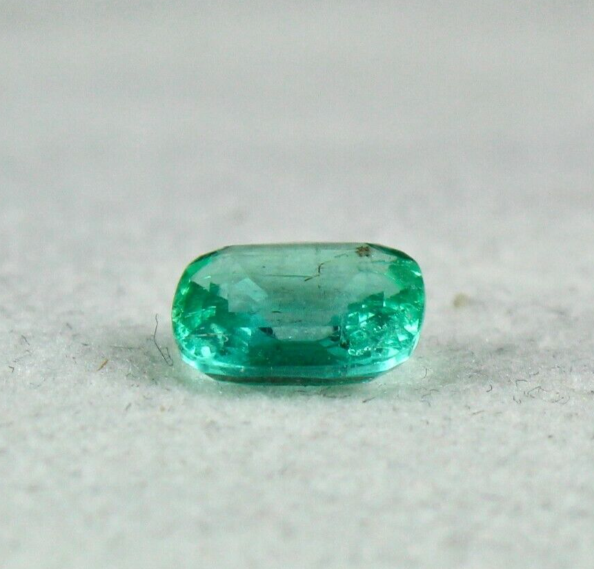 Emerald 7x7mm Cushion Cut 1.13 Ct Loose Gemstone Ring Pendant Design