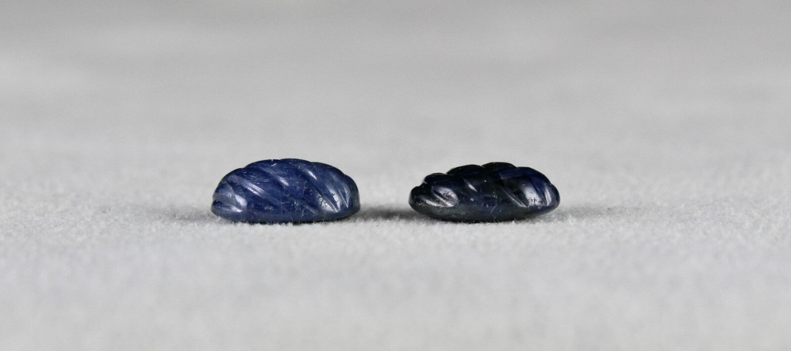 Natural Carved Blue Sapphire 10.90 Ct Oval 2pc Gemstone For Earrings Design