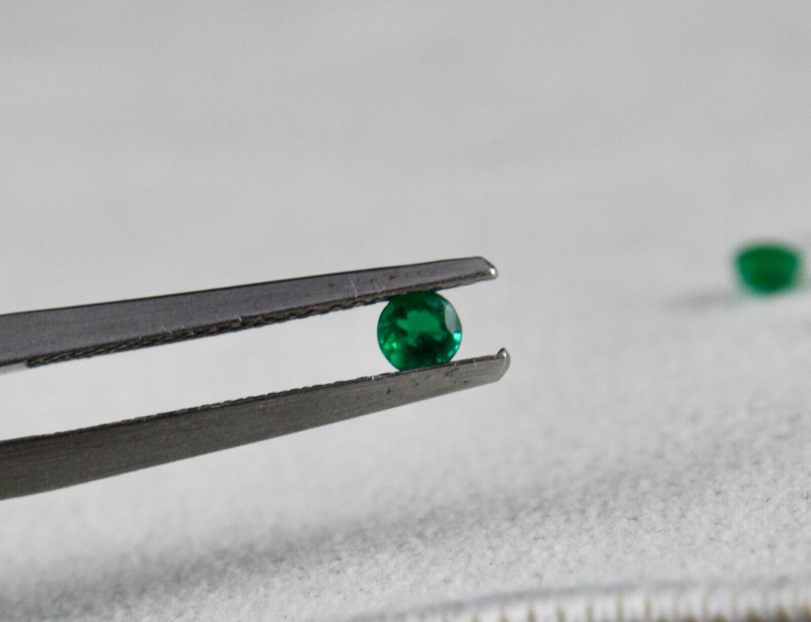 Natural Zambian EMERALD Round Cut 90 pc 12.75 Carats 3.80-2.90 mm Loose Gemstone