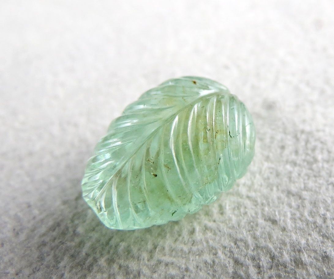 NATURAL COLOMBIAN EMERALD CARVED LEAVES 17 CARATS GEMSTONE FOR PENDANT DESIGNING