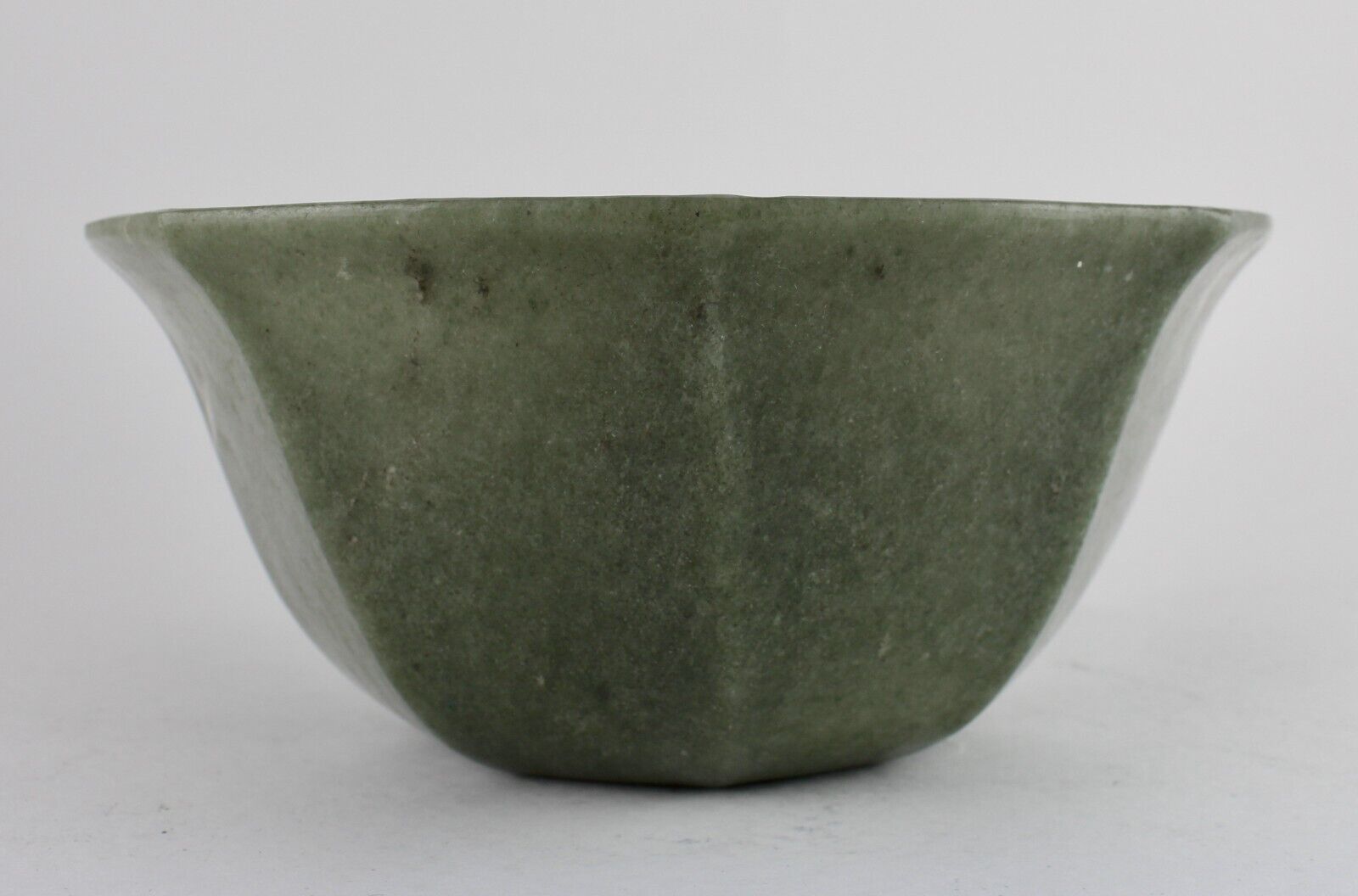 UNIQUE NATURAL GREEN AVENTURINE CARVED BOWL 3200 CT RARE GEMSTONE FOR HOME DECOR