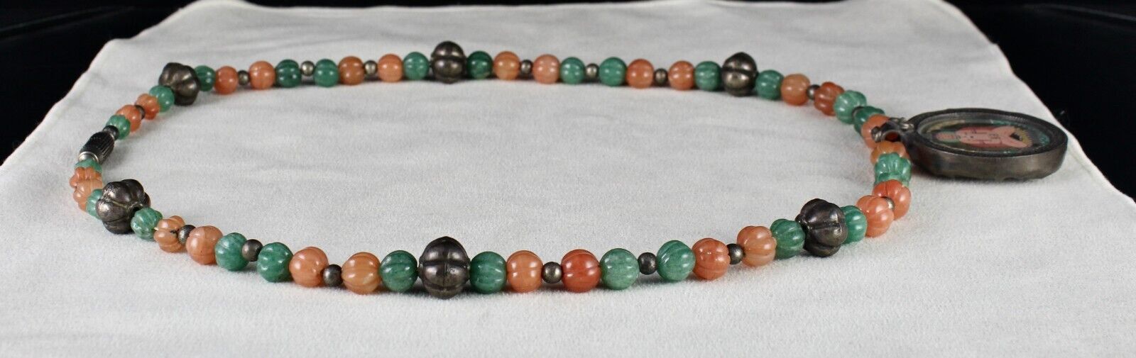 OLD BUDHA PAINTING SILVER PENDANT GREEN ORANGE QUARTZ CARVED STONE BEAD NECKLACE