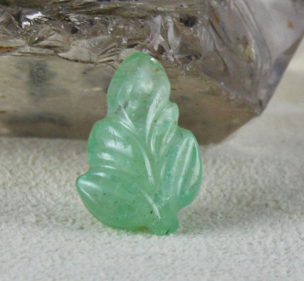 NATURAL COLOMBIAN EMERALD CARVED LEAF 12.07 CARATS GEMSTONE FOR PENDANT RING