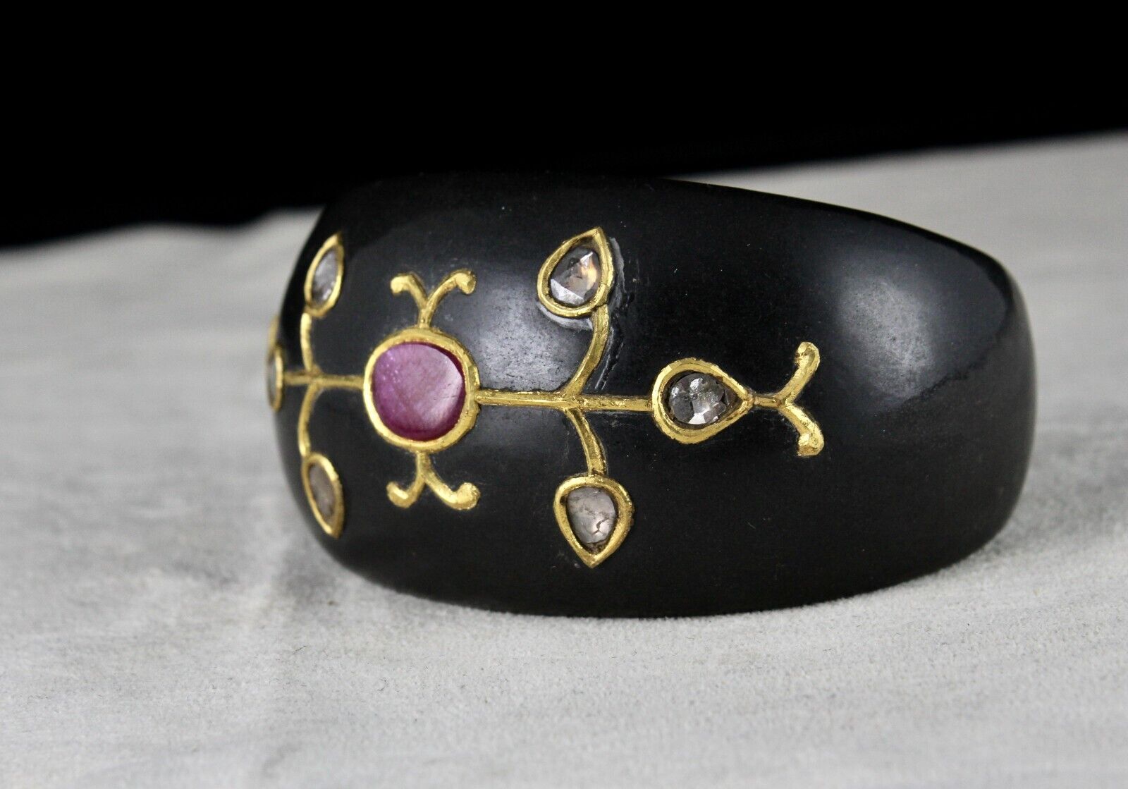 NATURAL BLACK JADE MUGHAL JADAU BRACELET BANGLE STUDDED IN RUBY DIAMOND 22K GOLD