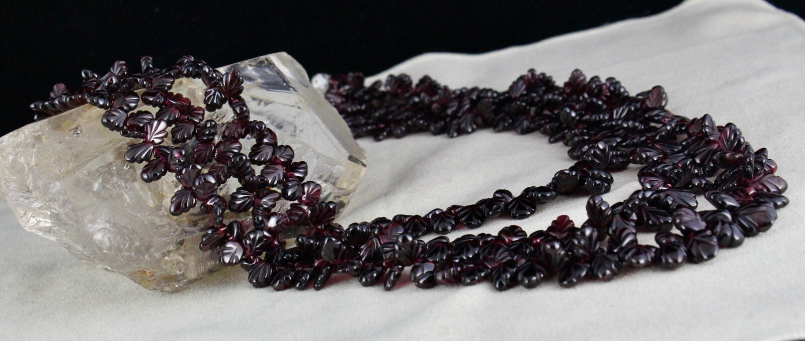 Certified Natural Red Garnet 1000 Carats Carved Leaves Gemstone Necklace