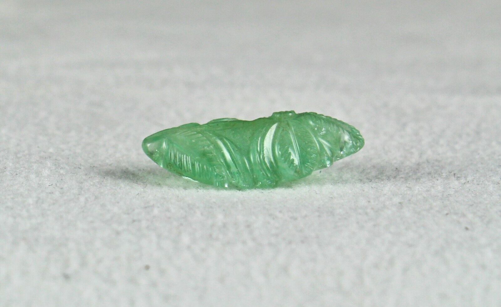 Natural Colombia Emerald Carved Leaf 9.72 Ct Loose Gemstone For Ring Pendant