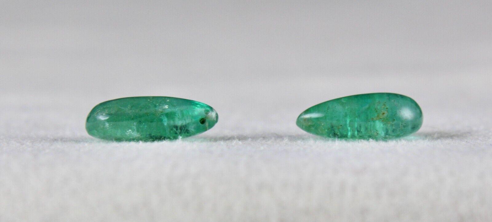 Natural Emerald Pair Teardrop 6.37 Ct Hanging Drilled Gemstone Earring Designing