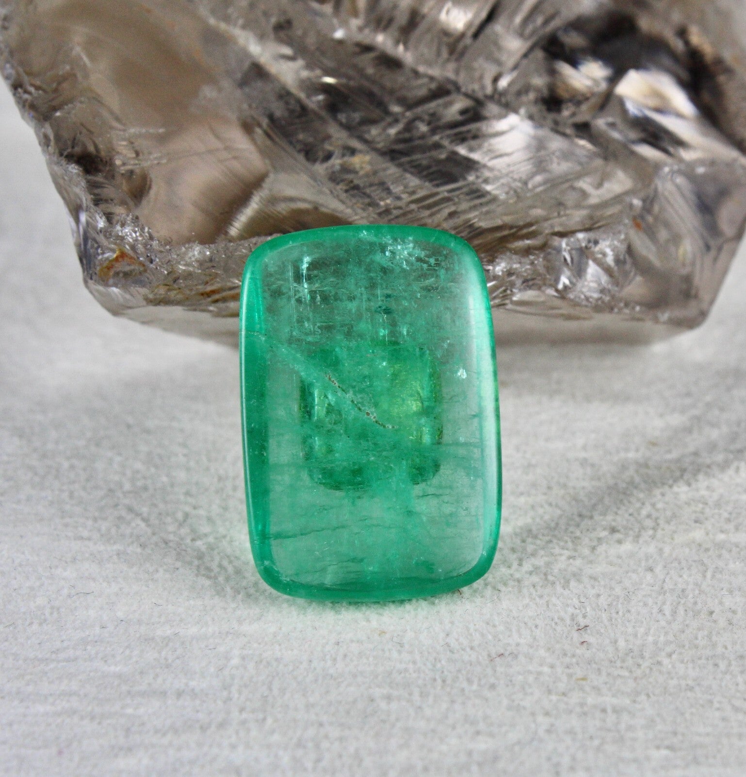 Certified Emerald 47.61 Ct Cabochon Red Spinel 18k Gold Gemstone Ring