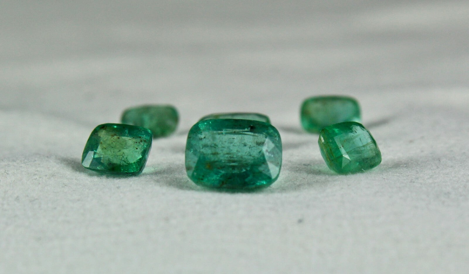 Certified Earth Mined Natural Emerald Cushion Cut 9.59 Ct Gemstone Set