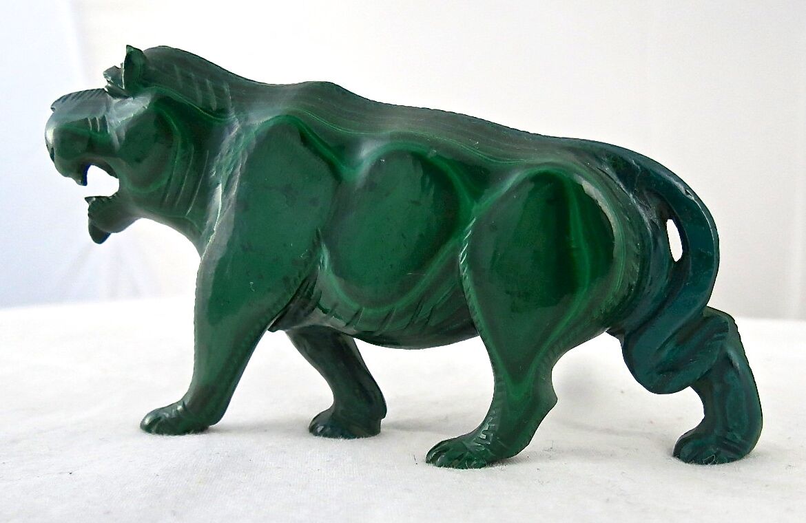 Exclusive Natural Malachite Carved 700 Ct Green Gemstone Lion Statue Home Decor