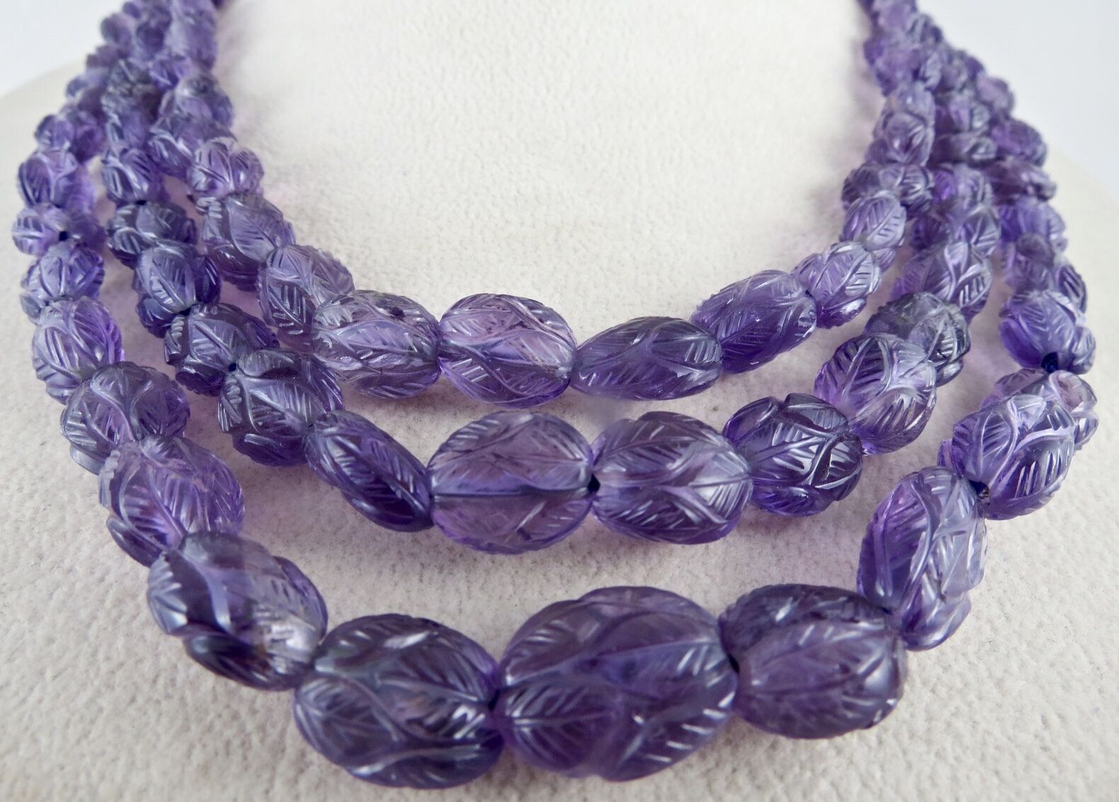 NATURAL AMETHYST BEADS CARVED CABOCHON 3 LINE 564 CARATS GEMSTONE NECKLACE 