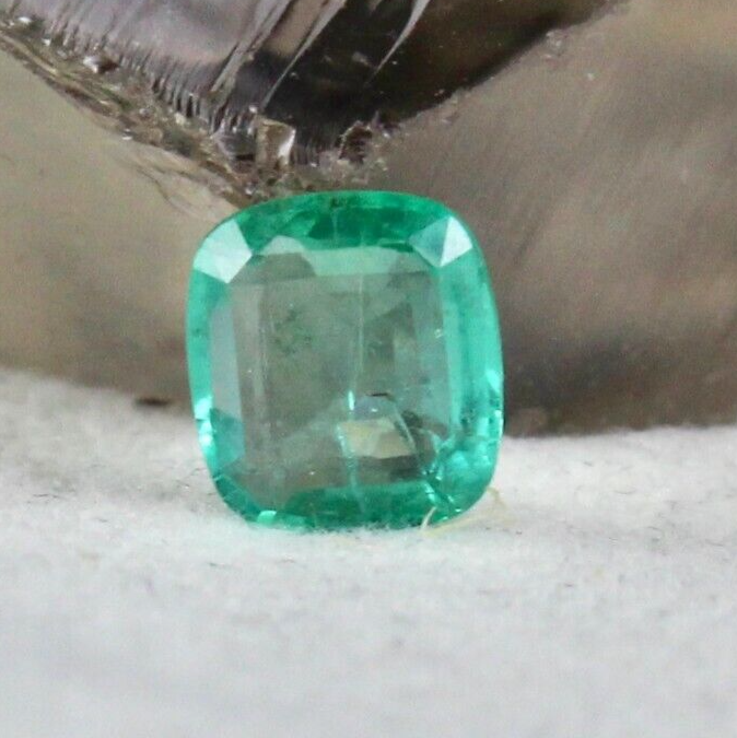 Natural Emerald Cushion Cut 7X7mm 1.13 Ct Loose Gemstone Designing Ring Pendant