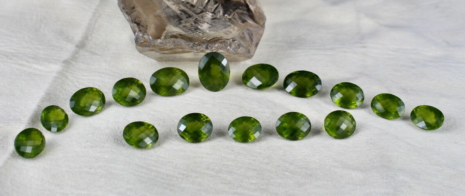 NATURAL GREEN VESUVIANITE IDOCRASE OVAL CUT 160.68 CT STONE FOR RING PENDANT SET